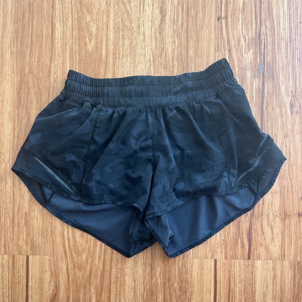 Lululemon Hotty hot short 2.5 inch